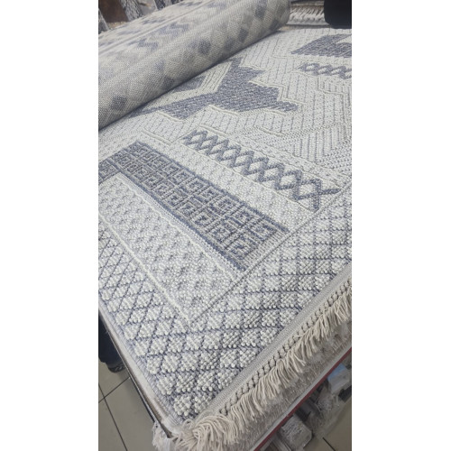 Geometric Patterned Rug Geometric Patterned Rug